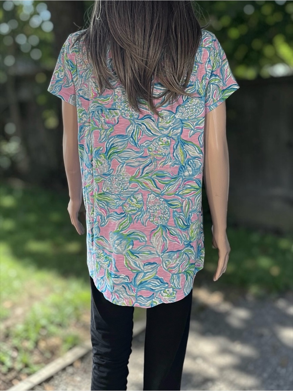 Lilly Pulitzer Fish Print V Neck Tee Size Large Pink Blue Cotton - Picture 6 of 8